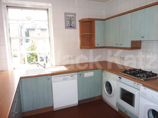 			NEW INSTRUCTION!, 3 Bedroom, 1 bath, 1 reception Flat			 Frognal, HAMPSTEAD-FROGNAL